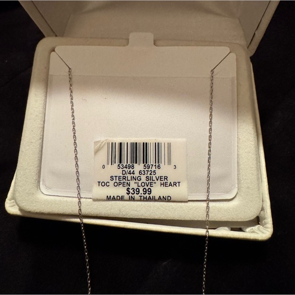 Sterling Silver Heart Love Design Pendant - 18” - Stamped w 925. 🩶 - Picture 2 of 6